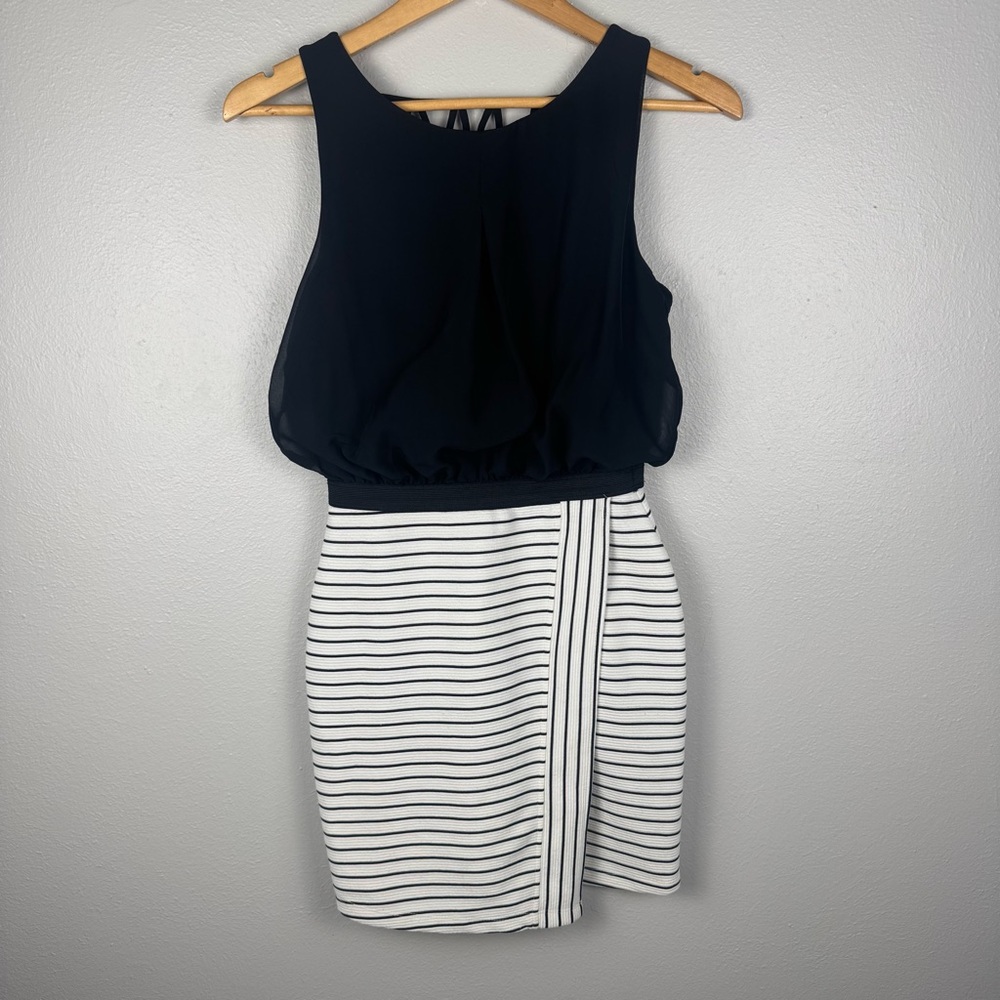Speechless Womens Small Black White Dress Sleeveless Mini Stripes Chic Classic